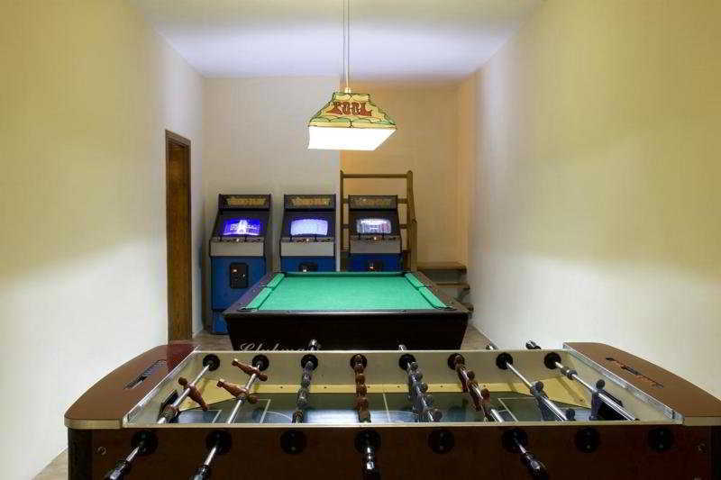 Hilltop Village Aparthotel 2*
